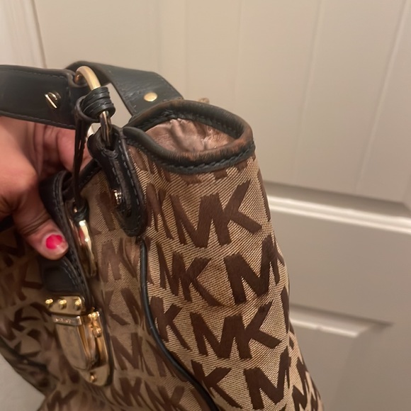 Michael Michael Kors please check all picture of condition - Picture 7 of 16